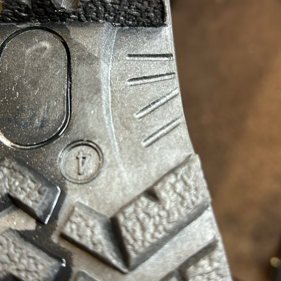 NWT Lands’End fleece lined outdoor boots - Picture 7 of 10